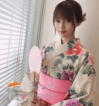2ch：【悲报】深田恭子为了让自己显得可爱，跟水平不如自己的人合影