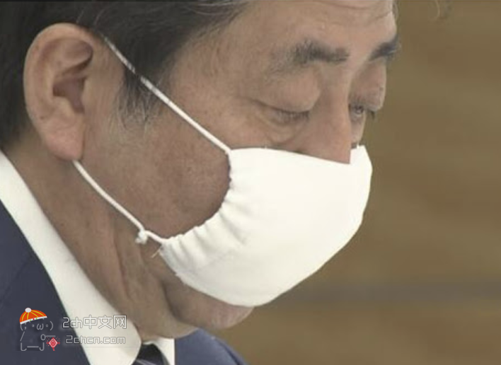 日本2ch：可能沾有冠状病毒的中国产口罩和安倍的口罩，你们戴哪个？