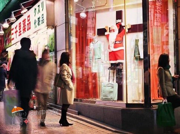 2ch：【悲报】日本人不懂圣诞节的意思，把无罪的圣诞老人绑在十字架上