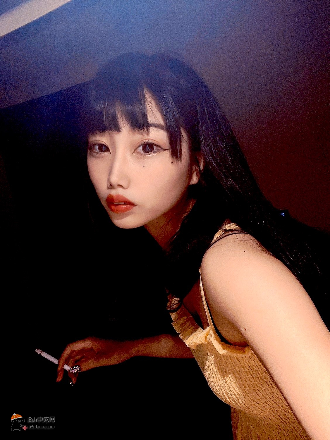2ch：猜猜这个妹子是做什么工作的？
