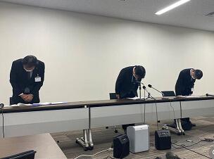 2ch：日本公务员大叔上班看中国泳装网站遭处分，每天看1小时，共下载11000张照片