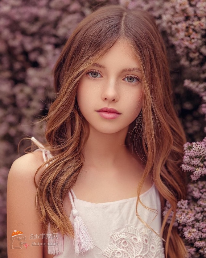 2ch：发现了完成度太高的美少女