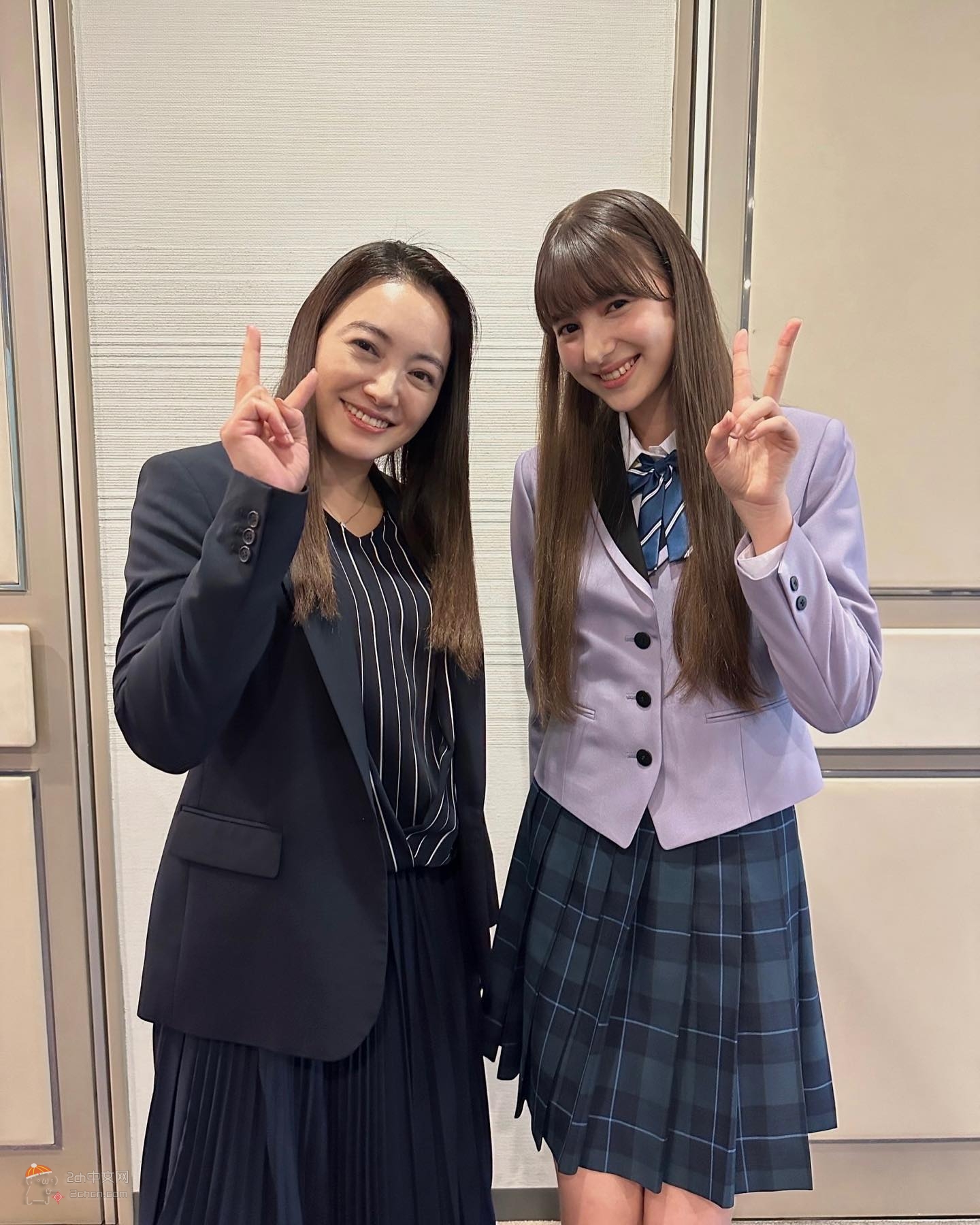 2ch：纯日本女演员和德国混血初中妹站在一起的结果
