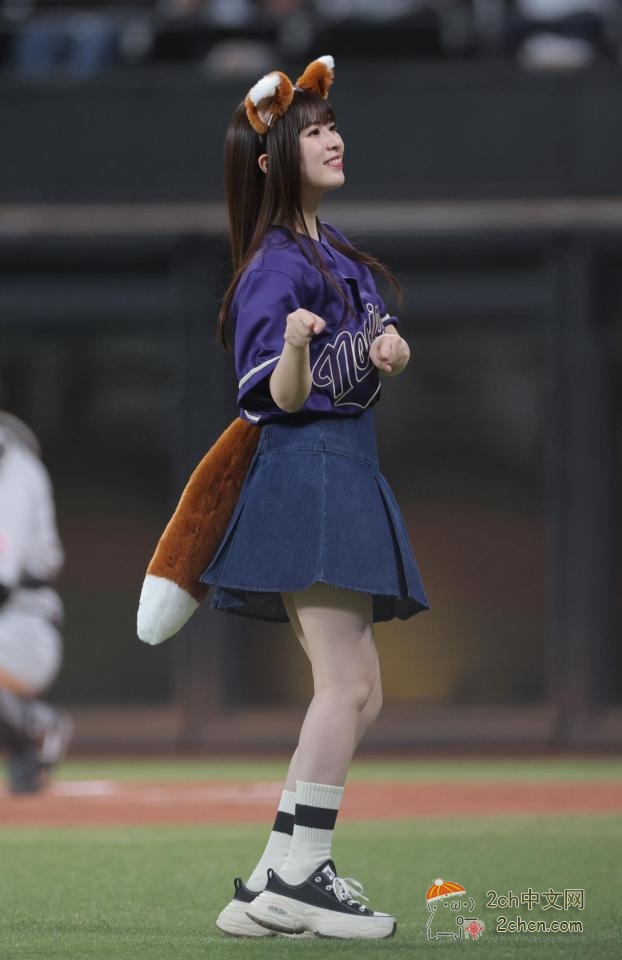 2ch：乃木坂46的开球仪式太搞笑了