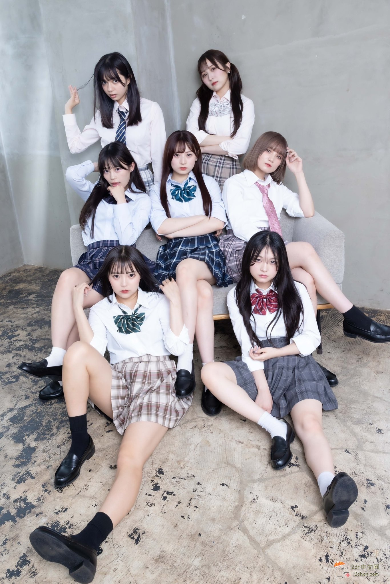 2ch：尽管年纪不小，日本女子偶像团体被迫打扮成JK