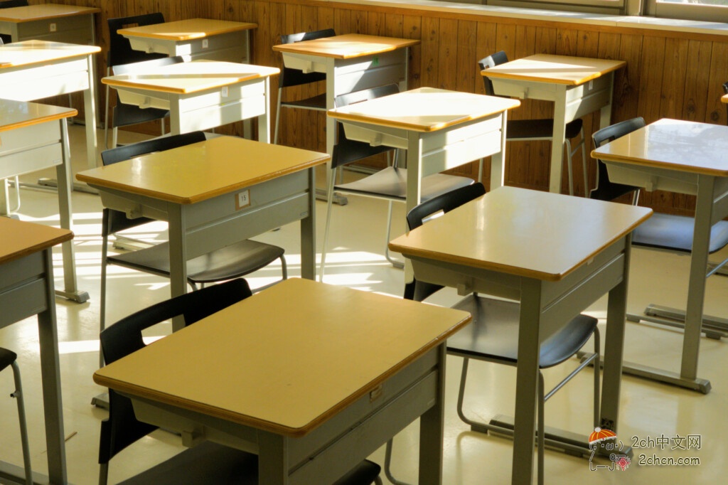 2ch：日本生物男教师上生殖课时，竟然指示男女学生做出不可描述姿势