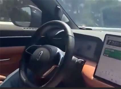 2ch：中国人开着自动驾驶上高速，全车人集体熟睡惊呆日本人