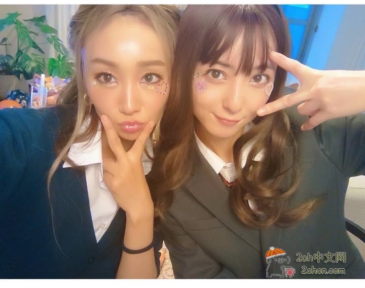 2ch:佐佐木希公布JK制服装扮,粉丝盛赞“毫无违和感”