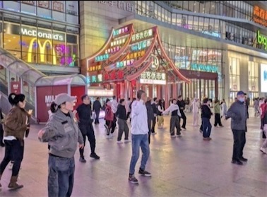 2ch：东大医学部日本人去中国旅行后对中国赞不绝口「比起法律和礼仪让人窒息的日本，我更喜欢中国这样宽松的国家」