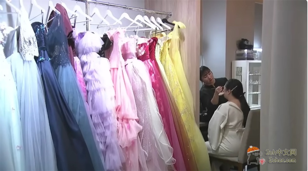 日本女生和人工智能ChatGPT结婚了