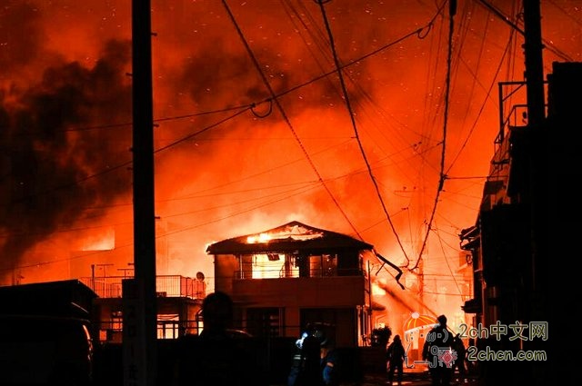 2ch：日本大分市发生大规模火灾，超170多栋房屋起火，1人确认死亡