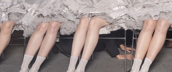 2ch:AKB系偶像的集体照拍到了不该出现的东西