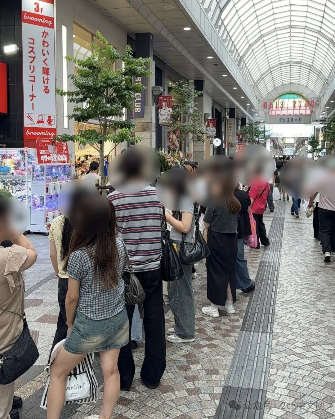 杨国福日本新店开业,门口摆放羽生结弦、鸠山由纪夫祝贺花篮 羽生结弦否认,杨国福道歉