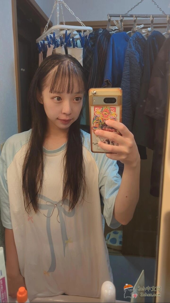2ch：发现了一个患有“脱发症”的美少女