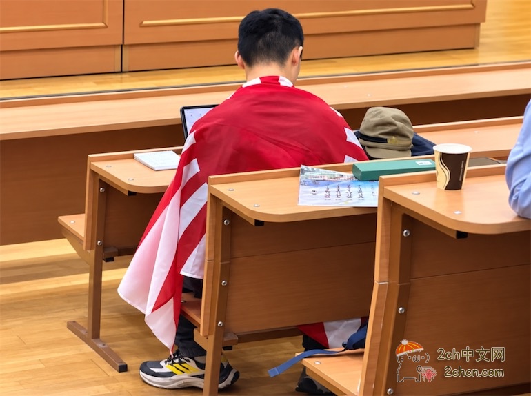 2ch：强烈“亲日”的中国留学生在俄罗斯披旭日旗